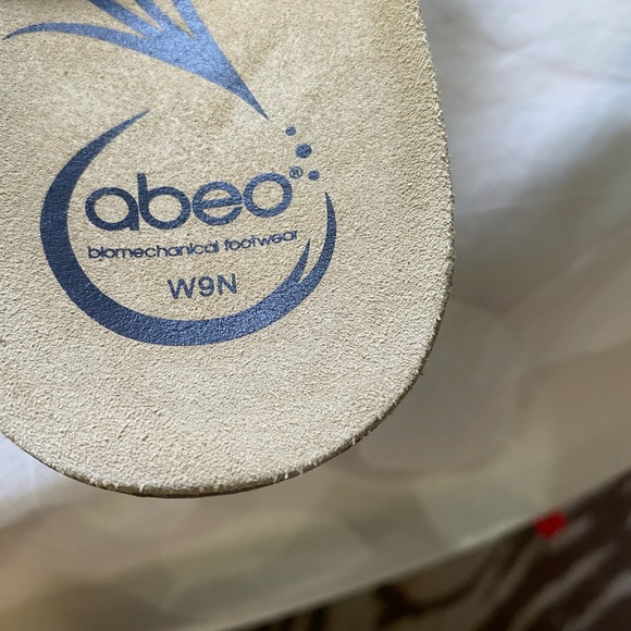 Abeo Unity Stretch Crossover Platform Sandals. Size 9N - Picture 5 of 5